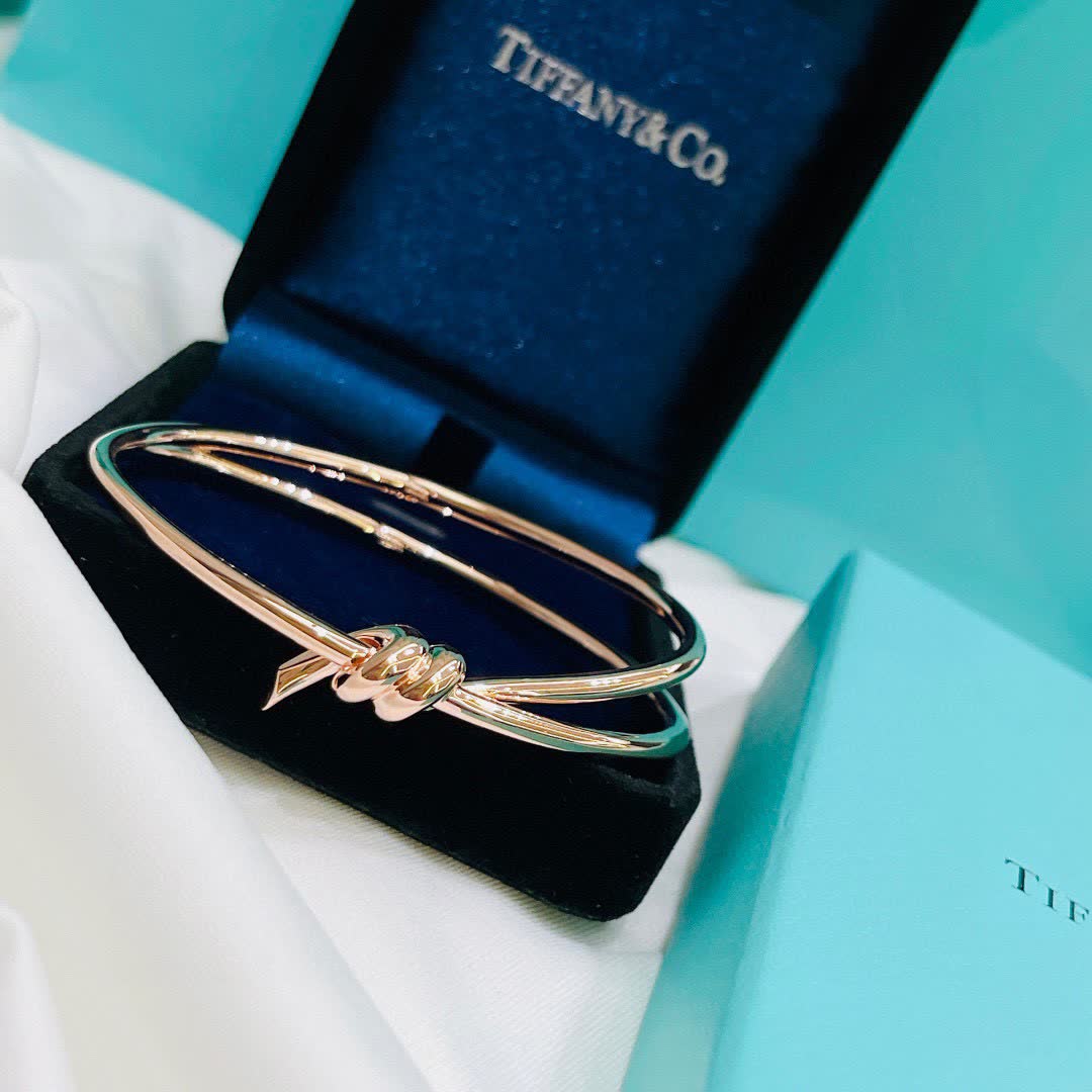 Tiffany & Co. Atlas Knot Bangle Bracelet Tiffany & Co. Atlas Knot Bangle Bracelet
